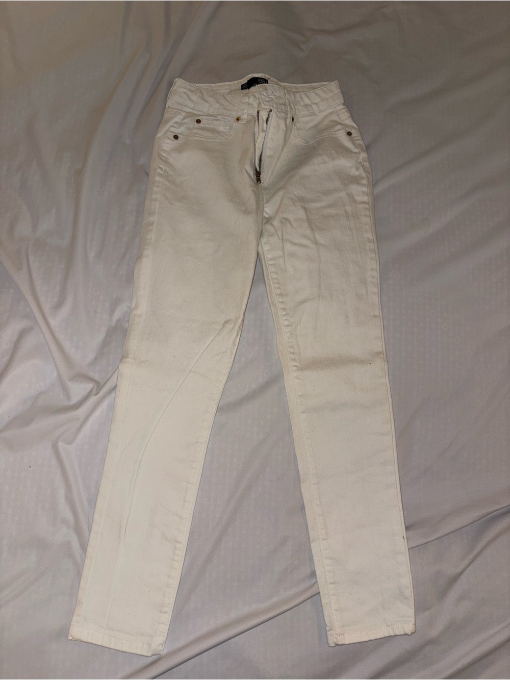 Women's White Skinny Jeans - Sleek Everyday Stretch